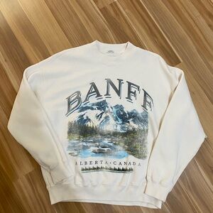 Abercrombie Banff Alberta-Canada Graphic Sweater - Cream